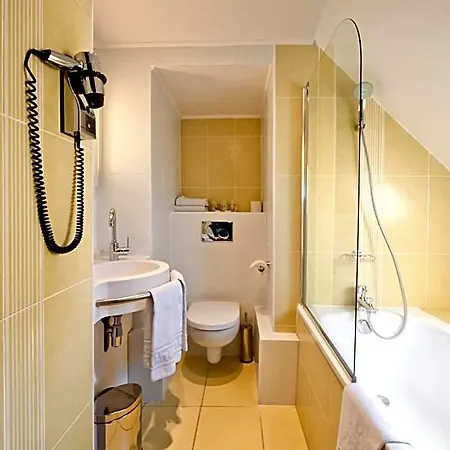 Hotell Berkeley 3*