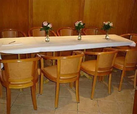 Berkeley מלון 3*